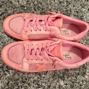Vintage Havana’s Pink Tennis Shoes